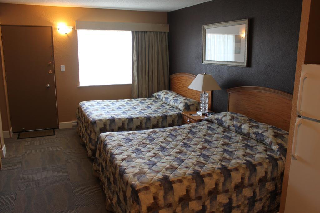 The Scotsman Motel Victoria Room photo