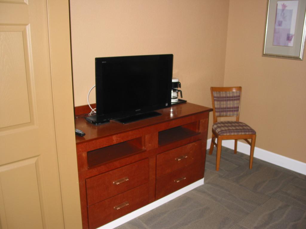 The Scotsman Motel Victoria Room photo