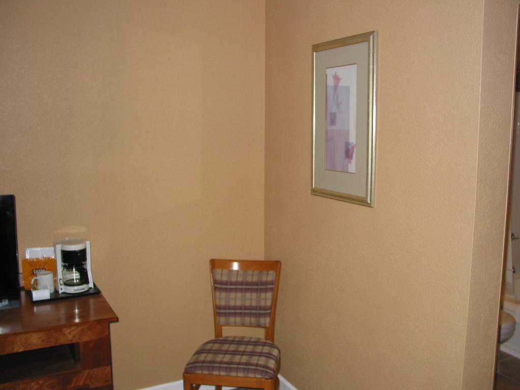 The Scotsman Motel Victoria Room photo